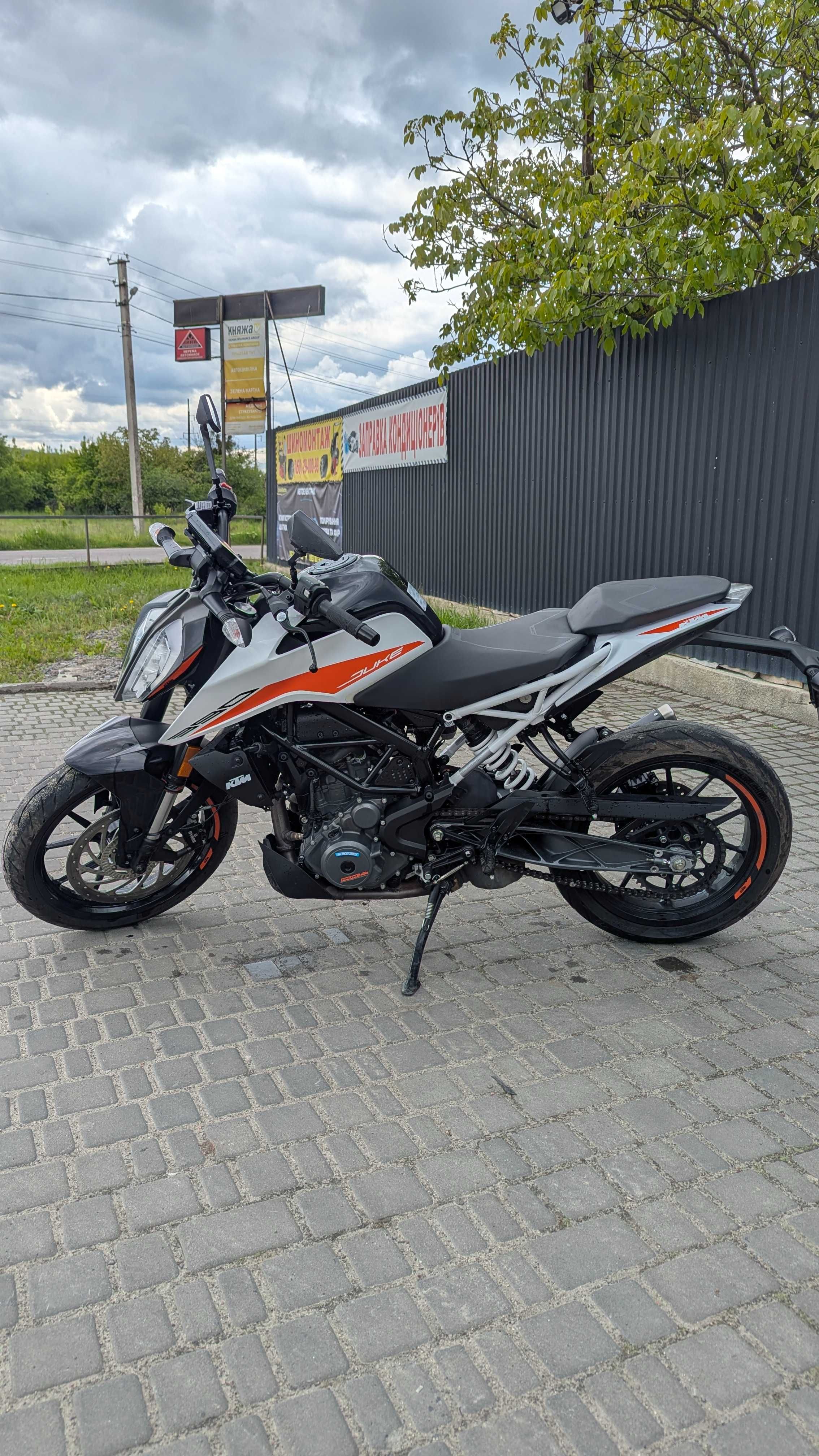 KTM Duke 390 2022