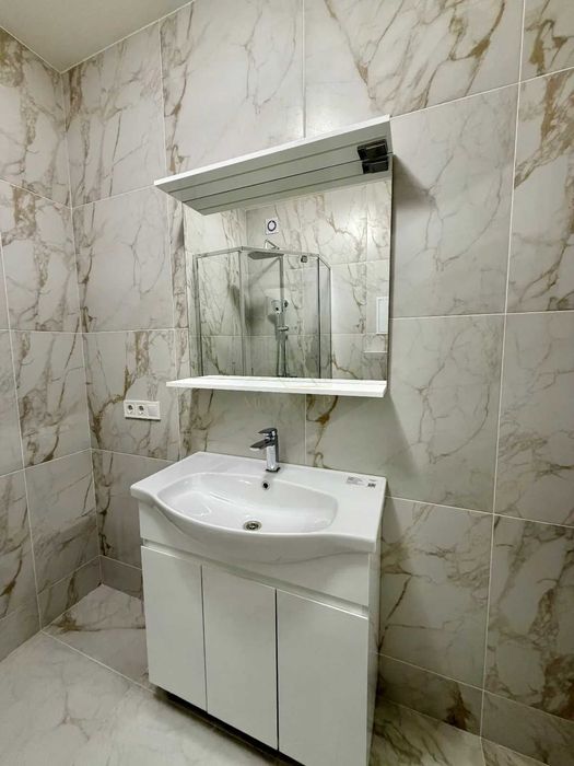 Продаж 1-кімнатної квартири з краєвидом на річку