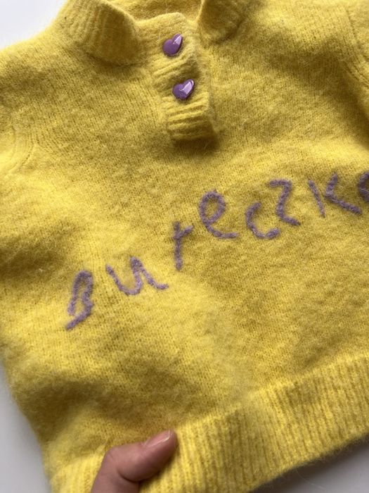 Ręcznie robiony sweterek dla dziewczynki