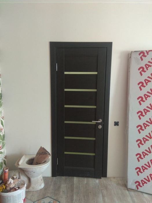 Монтаж встановлення міжкімнатних дверей врізка  замків демонтаж