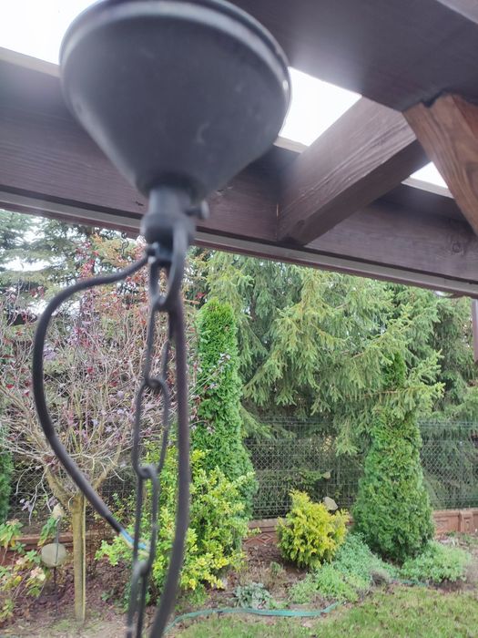 Metalowe lampy wiszące