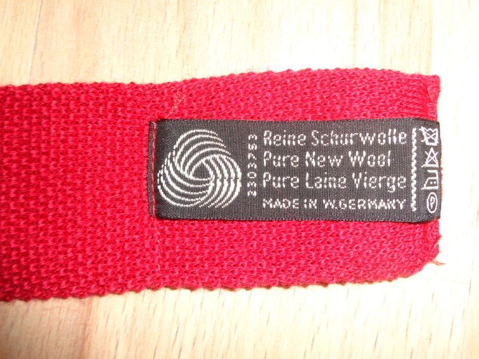 PURE NEW WOOL made in Germany wełniany czerwony wąski krawat KNIT