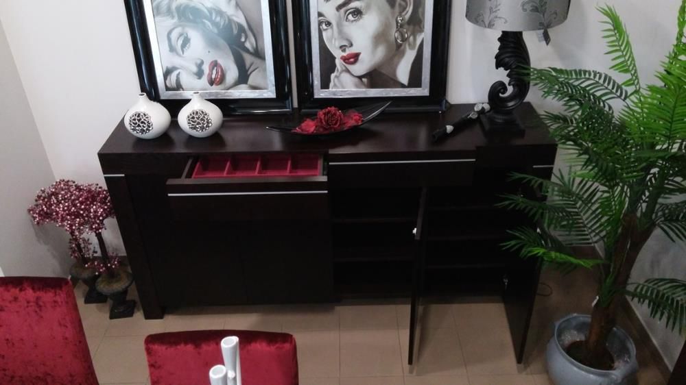 Mobília de sala nova em carvalho