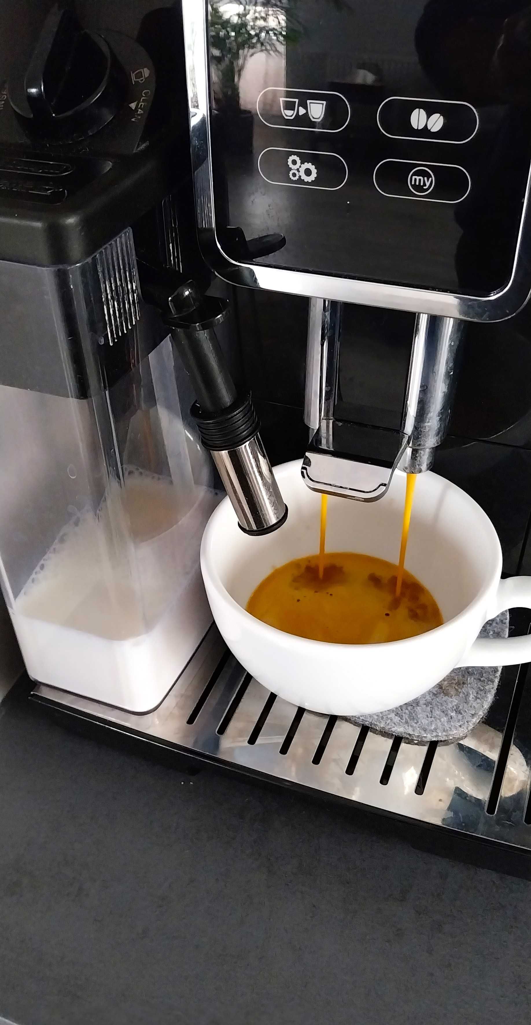 Ekspres DeLonghi ECAM 370.70.B