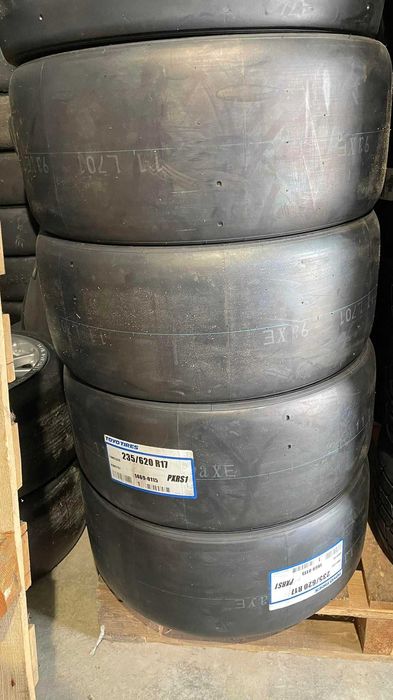 Pneus Slick de competição automóvel