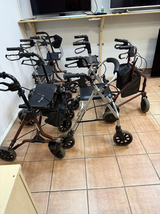 Ролатор ходунки з сидінням і кошиком,є багато в наявності !