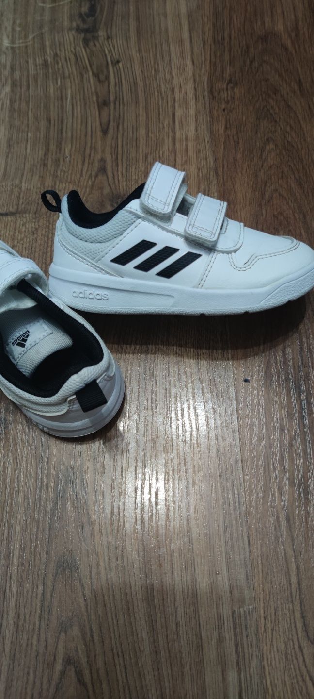 Buciki Adidas roz. 22