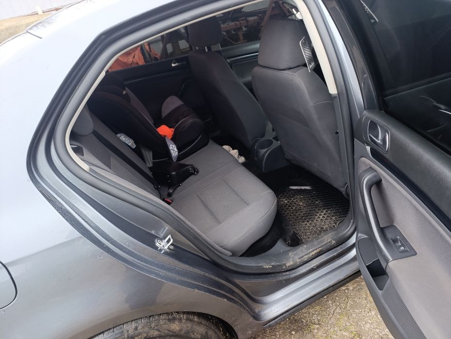 Продам джету       .