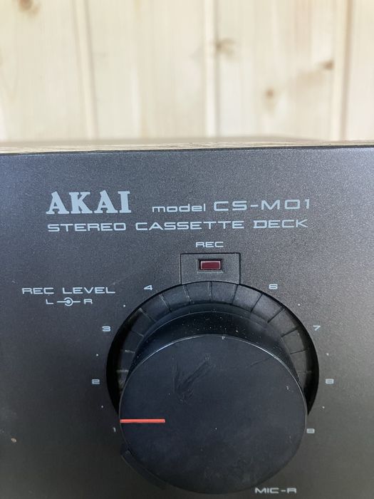 Odtwarzacz kasetowy Akai CS-M01