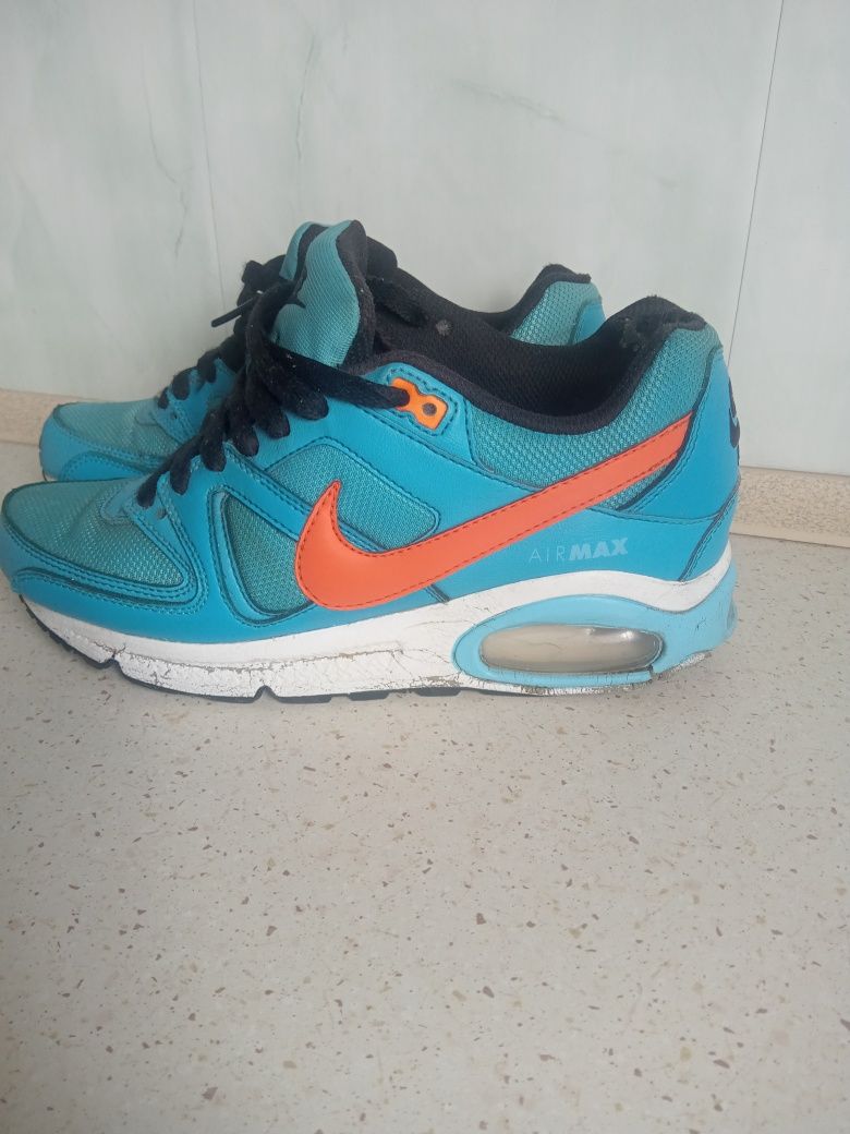 Uszkodzone buty Nike air max rozmiar 37.5