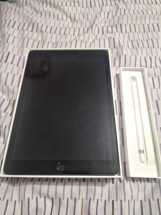 iPad 8 wi-fi com apple pencil 1 gen.