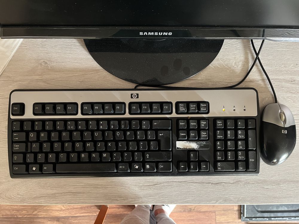 Zestaw komputerowy HP Compaq 8000 + monitor Samsung SyncMaster 2253 LW