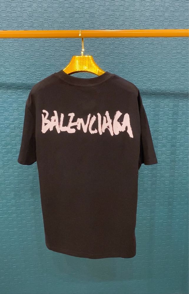 Продам футболки Gucci, Balenciaga