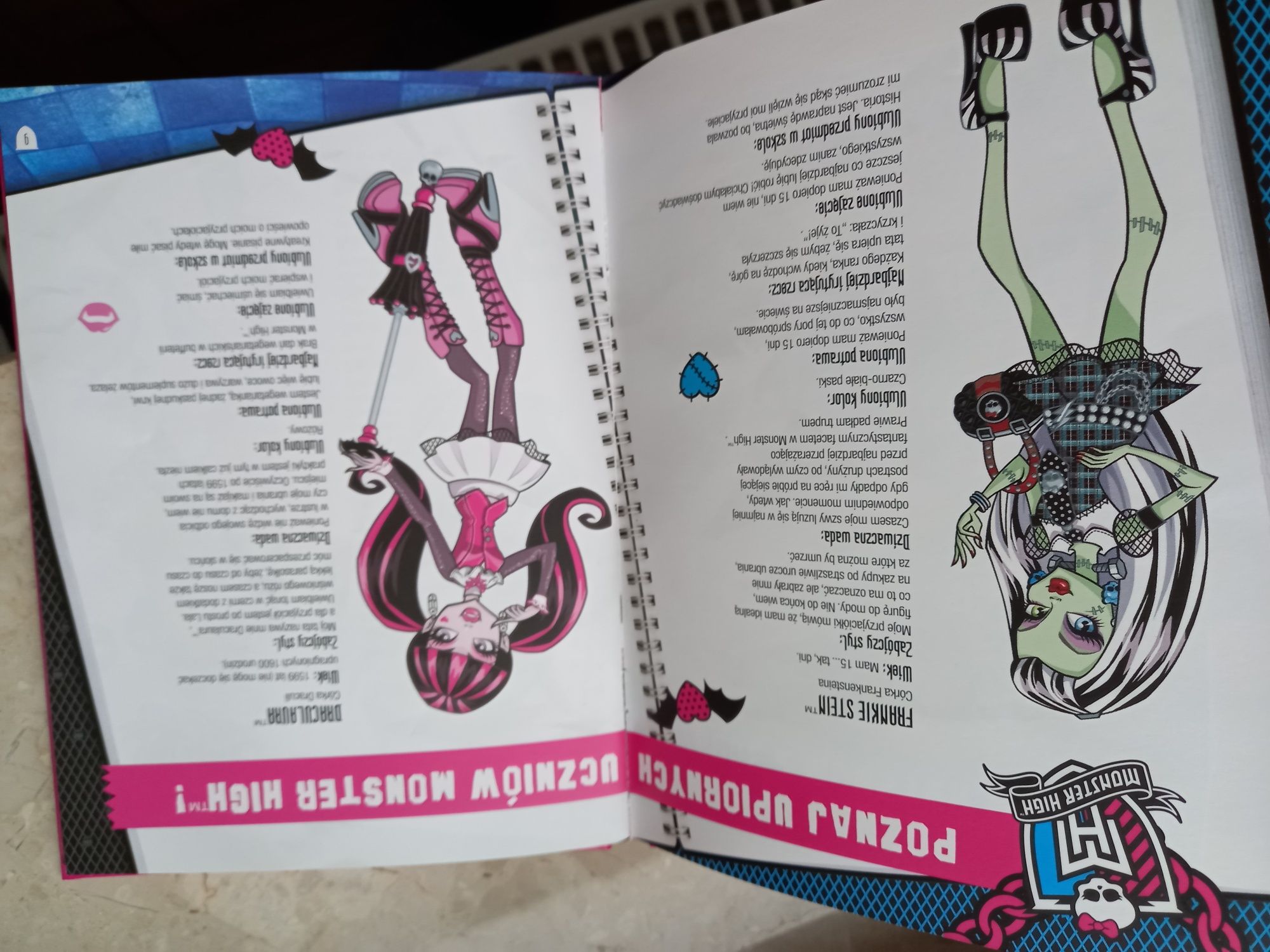 Monster High "Upiorki rządzą" Płyta DVD z książką