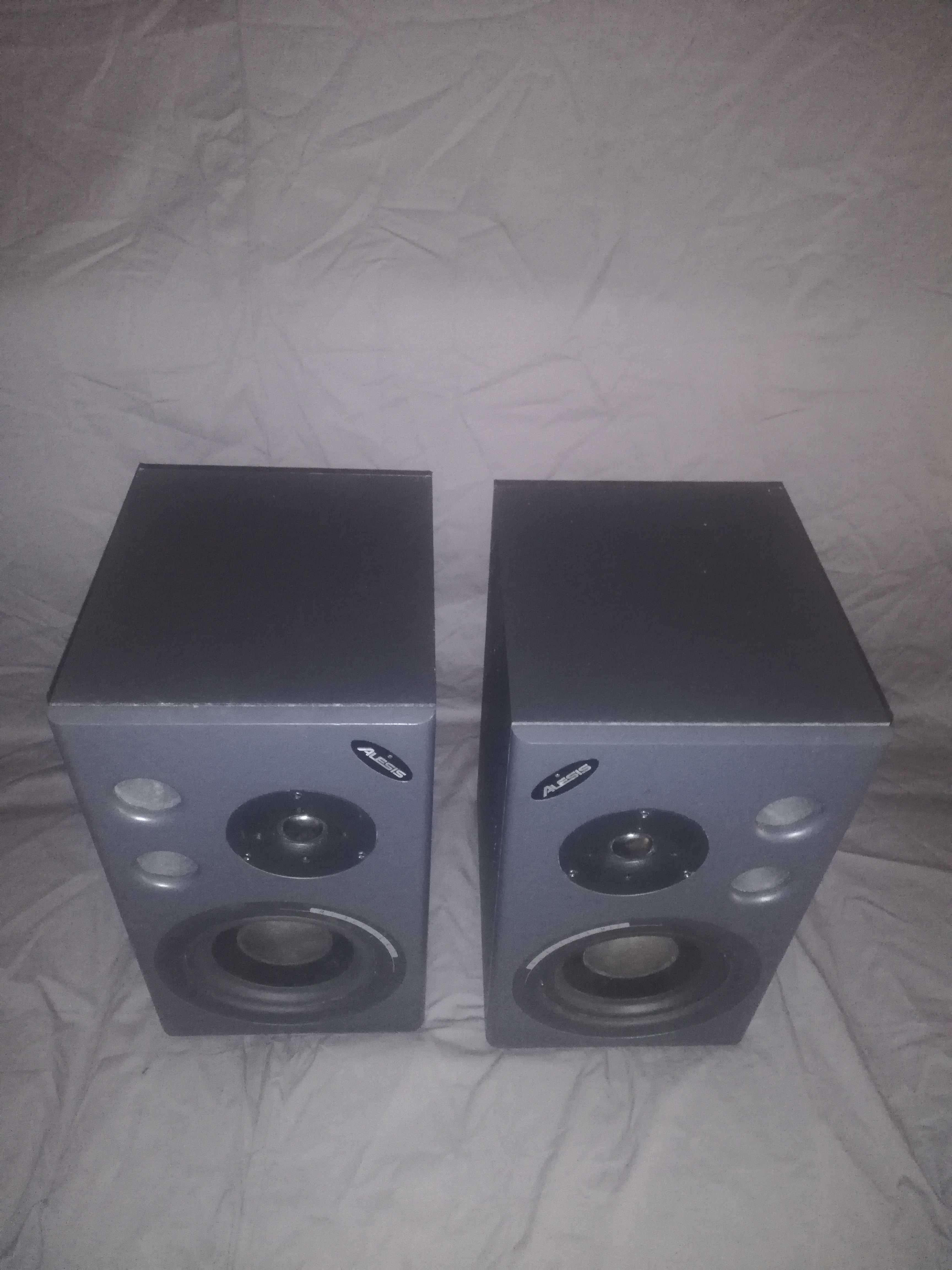 Colunas amplificadas Alesis M1 Active