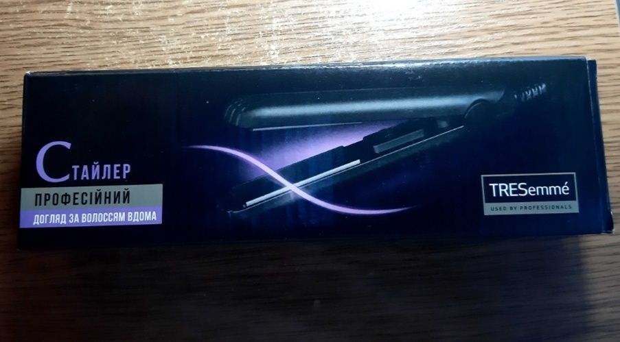 Стайлер для вирівнювання волосся. Новий.