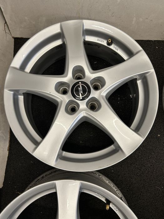 161 Felgi Aluminiowe OPEL R 16 5x105 Bardzo Ładne