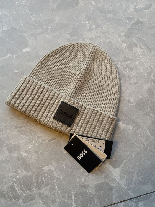 Нова шапка BOSS унісекс