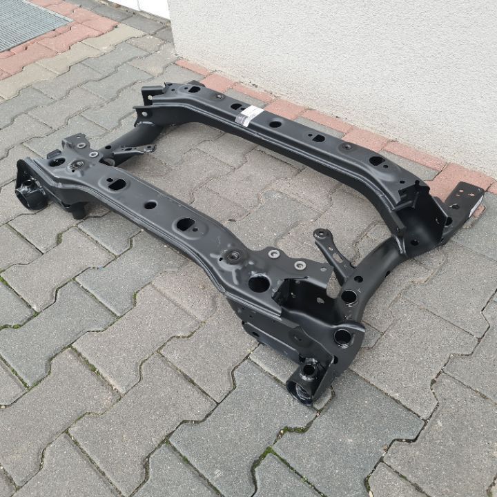 SANKI PRZOD TRAWERSA MERCEDES C W205 E W213 W238 CLS W257 NOWA ORYGINALNA 2056280057 BELKA PRZOD