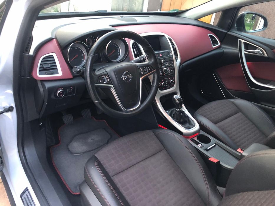 Opel Astra J GTC CDTI 2.0