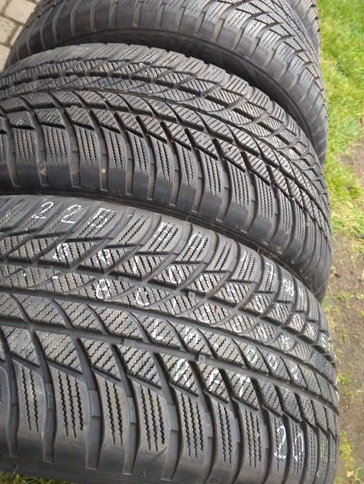 opony 4 szt. 225/50/17 Bridgestone Blizzak LM 001  Run-flat
