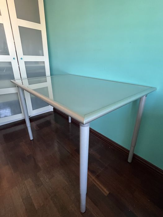 Mesa de vidro e metal IKEA 118x78