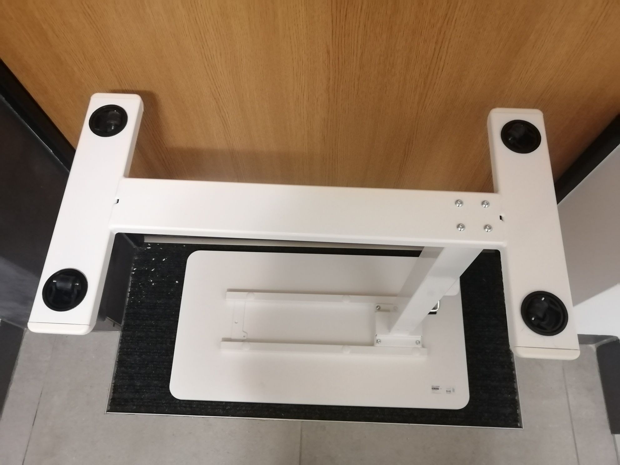 Stolik pod laptopa
