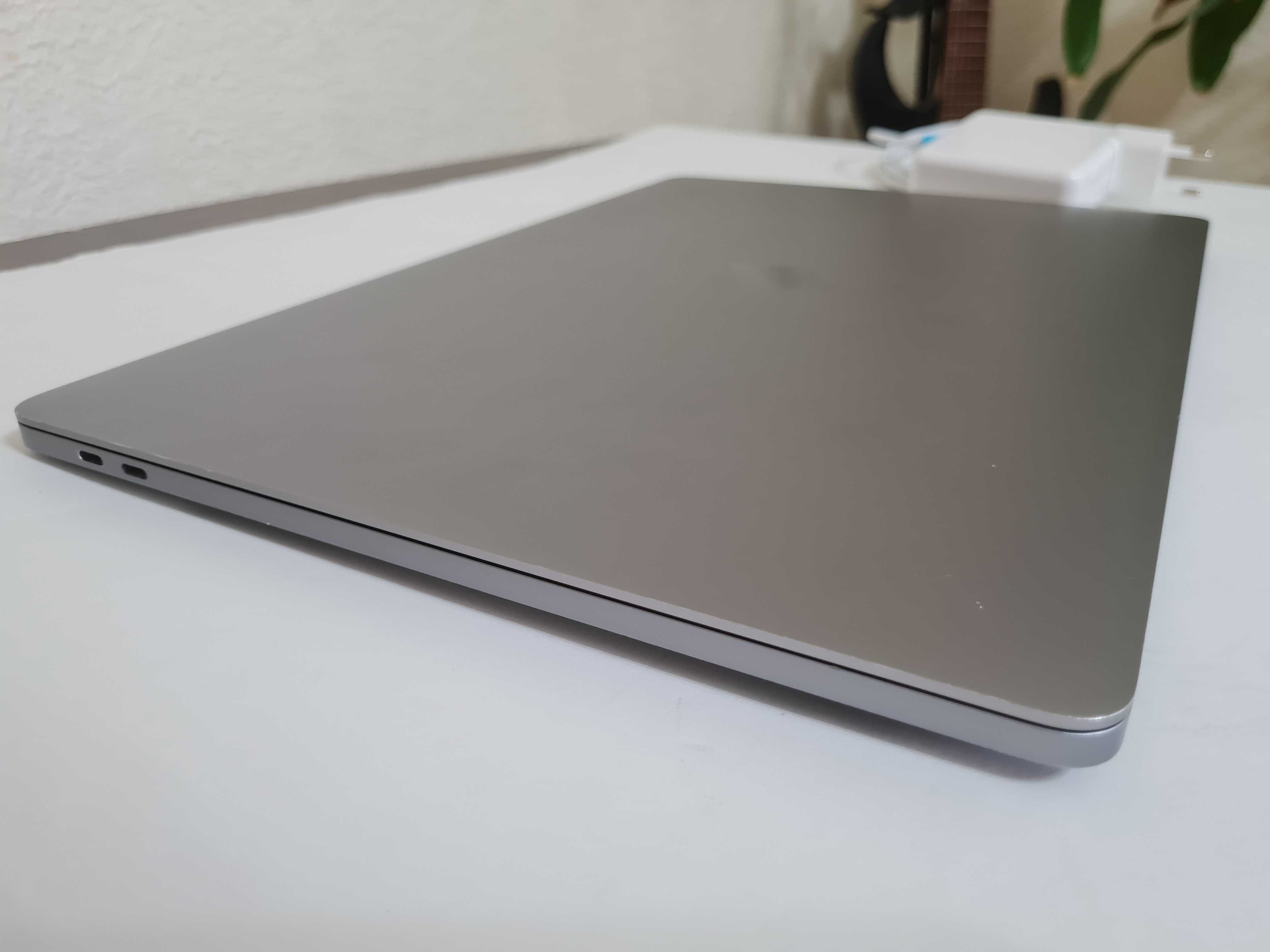 APPLE MacBook Pro A2141 2019 16" Intel i7 9750H 16GB 500GB