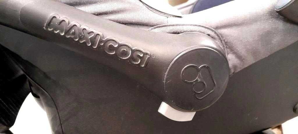Cadeira Auto 'Maxi-Cosi'