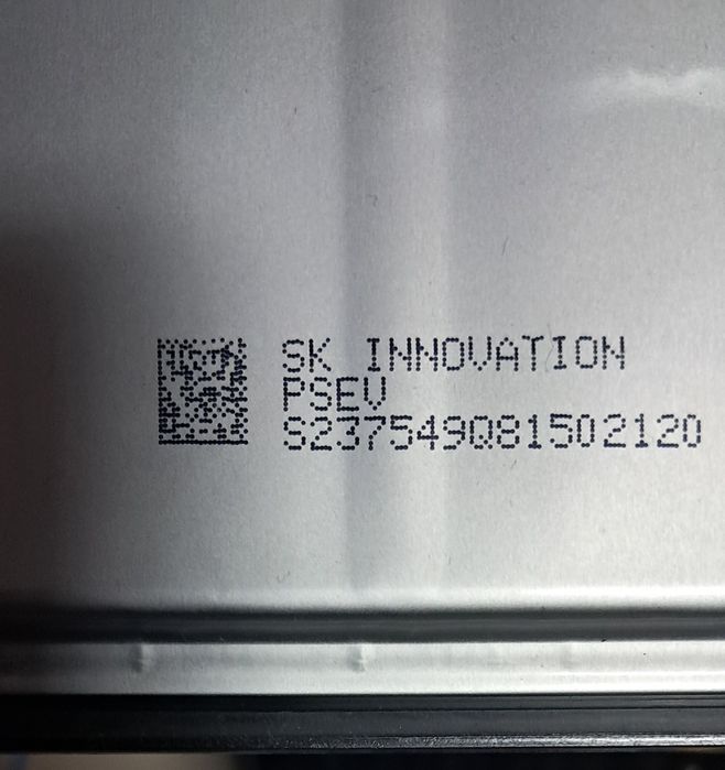 Для резервного живлення акумулятори