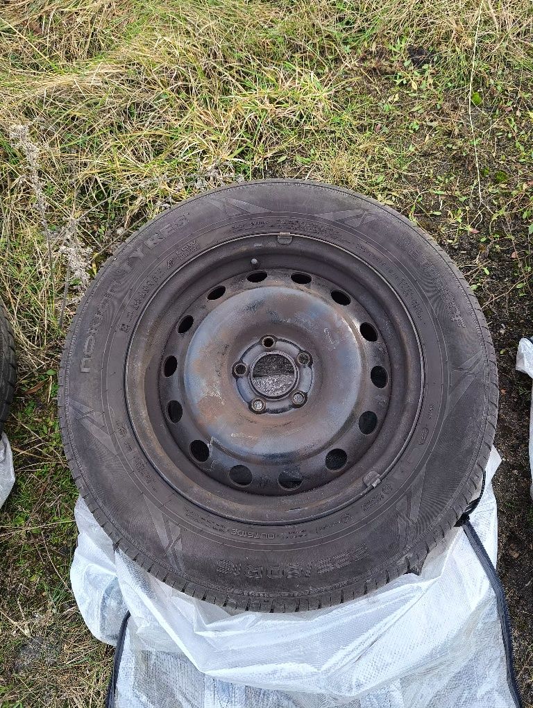 Sprzedam opony letnie premium Nokian Tyres  225/60 R16