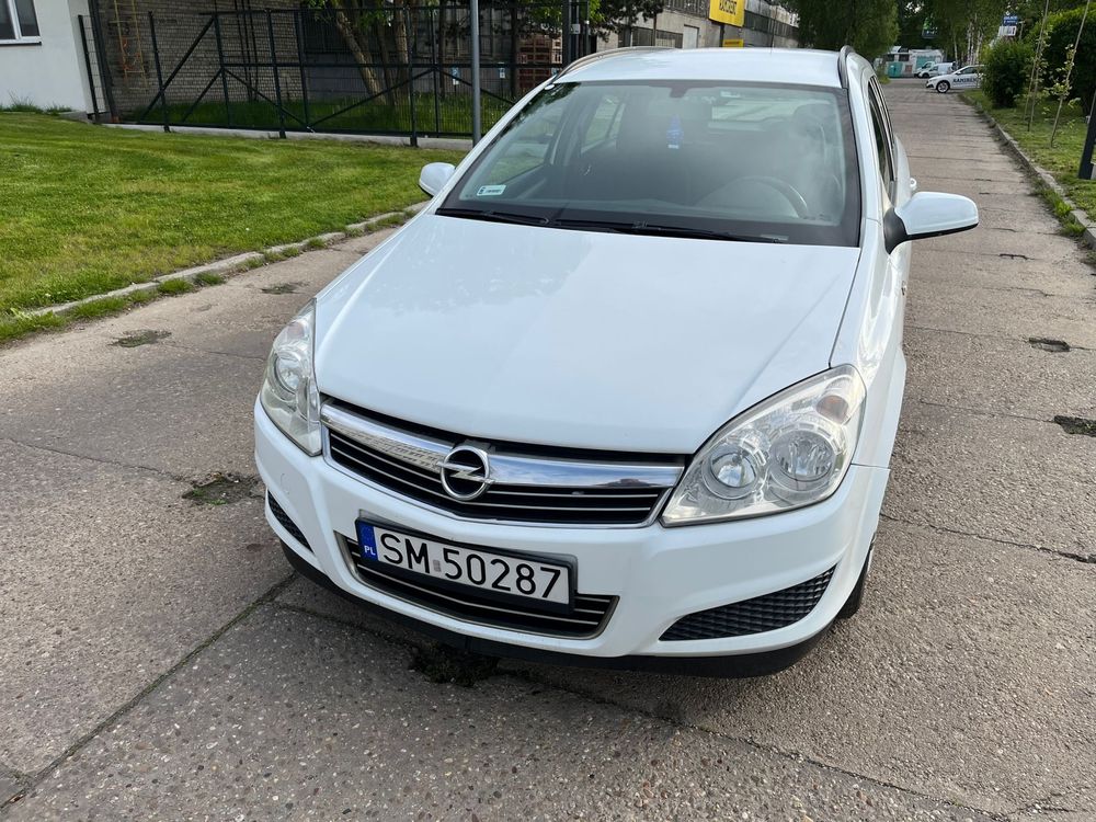 Opel astra h 1.6 benzyna