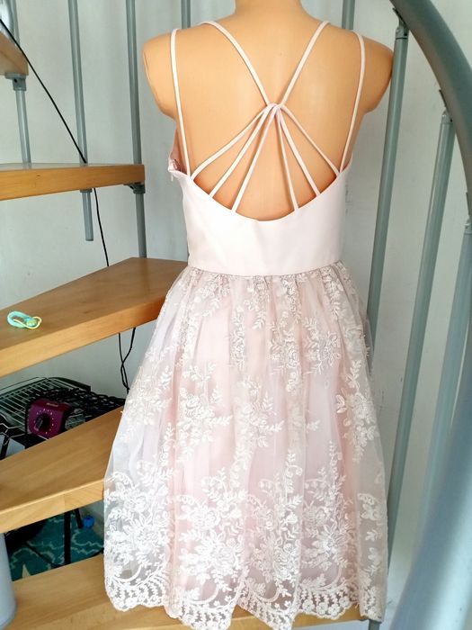 Sukienka koronkowa morelowa koktajlowa elegancka Chi Chi London