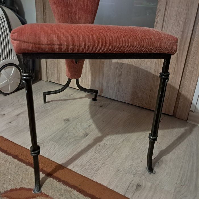 Kalita krzesła kute tapicerowane metalowe ręcznie wykonane.