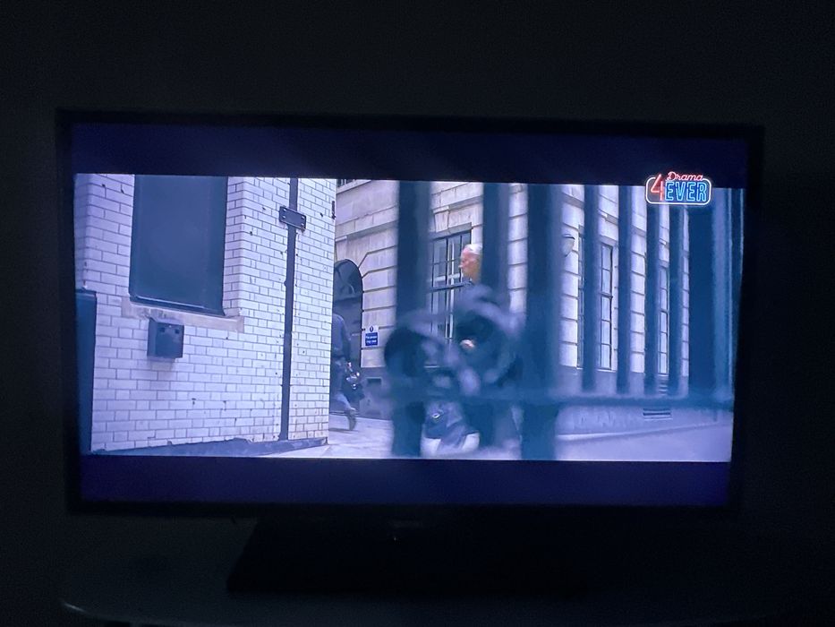 Продам свій телевізор в робочому стані Samsung QE