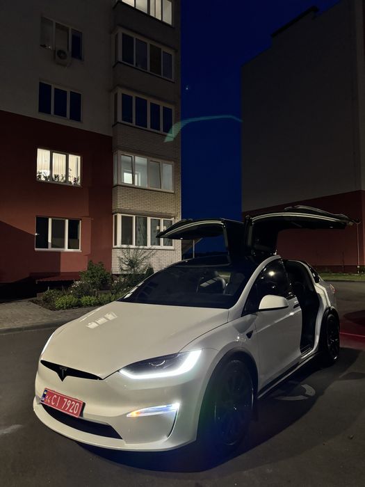 Tesla model x продам