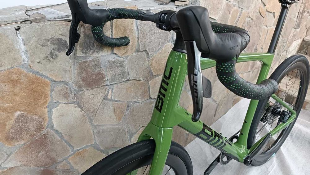 Карбоновий гравел BMC URS Two Gravel Bike eTap AXS