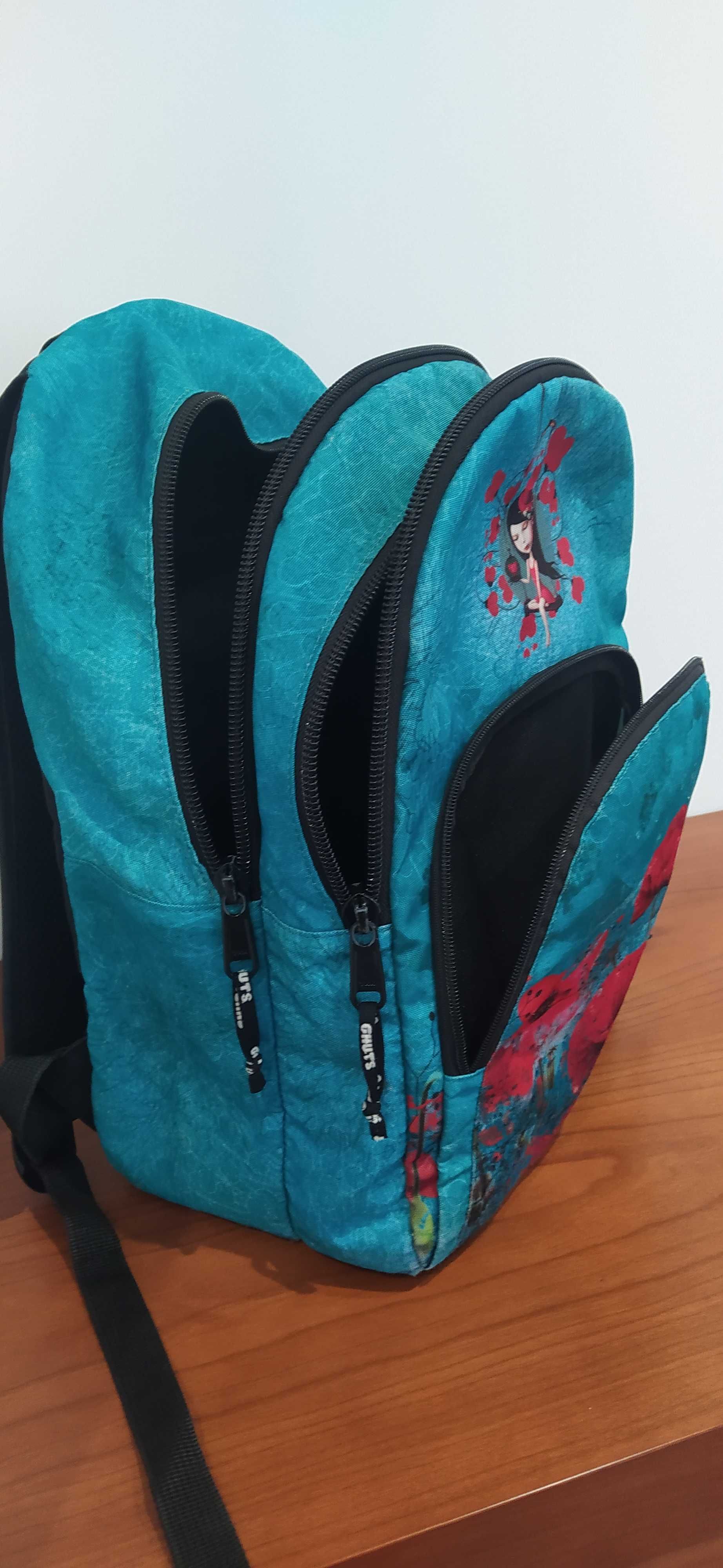 Mochila escolar GHUTS
