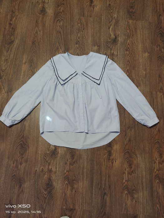 Жіноча блуза з комірцем