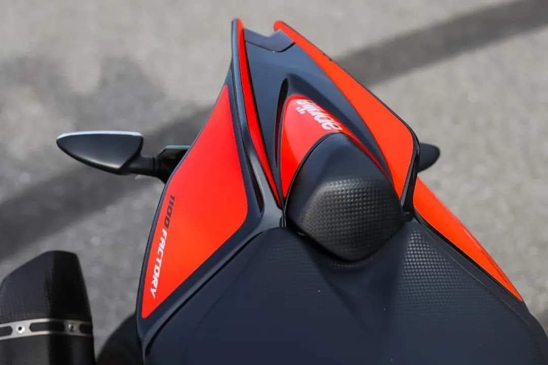 Aprilia Tuono V4 1100 Factory
