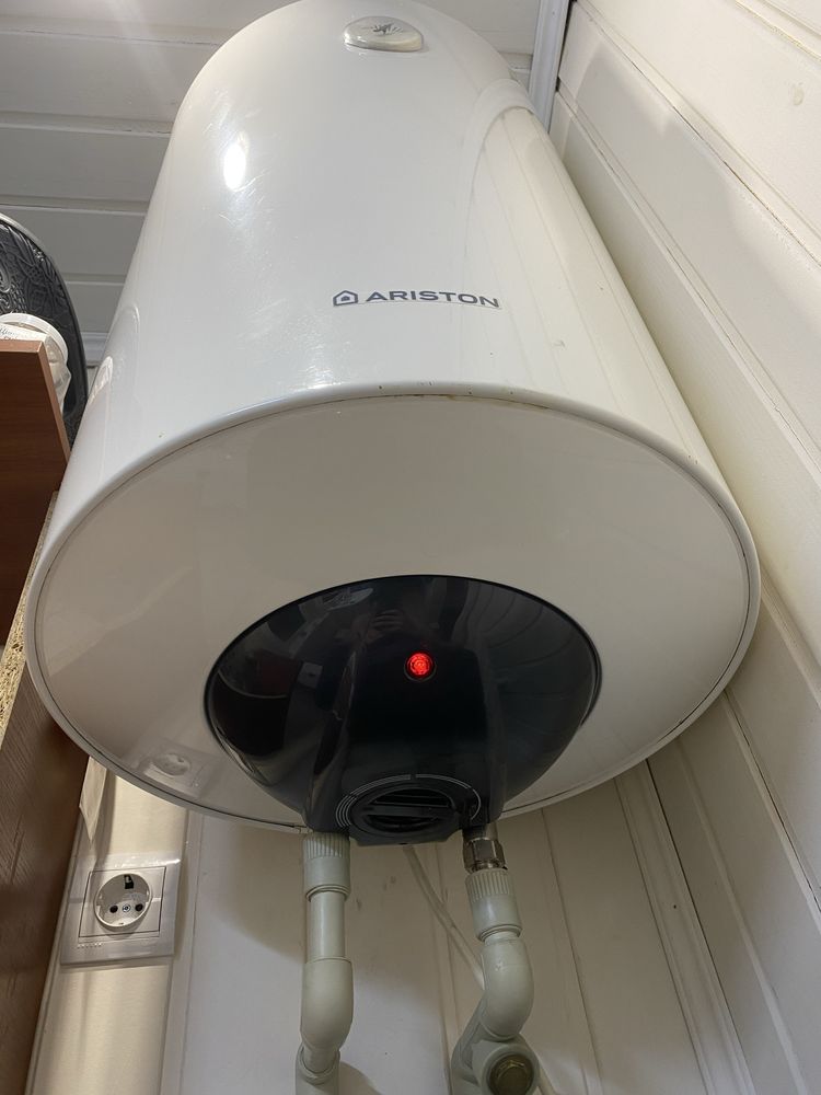 Бойлер «ARISTON» 80L