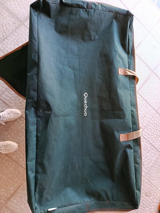 Mesa de cozinha desmontável e fogão de 2 bicos.