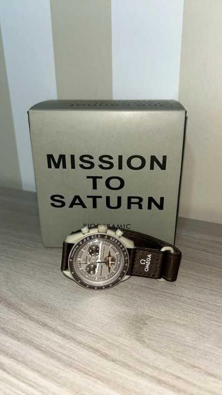 Zegarek SO33T100 – Omega x Swatch i Pierścienie Saturna