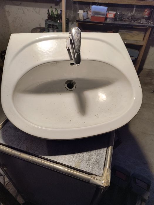 Umywalka z demontażu, z bateria