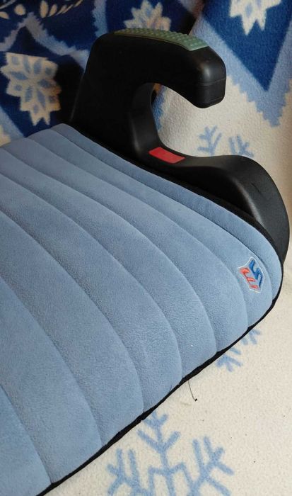 Бустер дитяче автокрісло