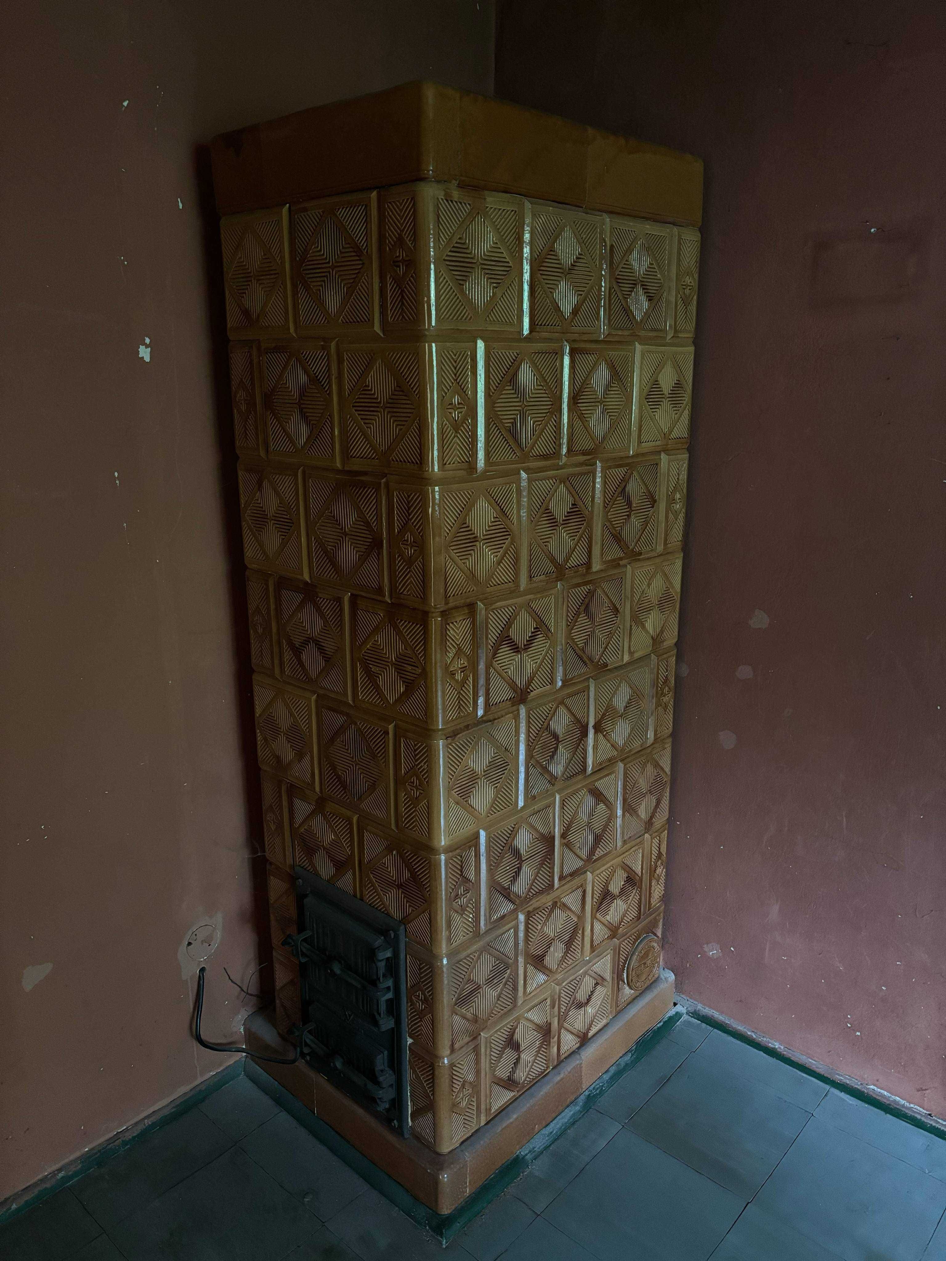 Piece kaflowe w stylu art déco + trzeci prostszy z czasów PRL