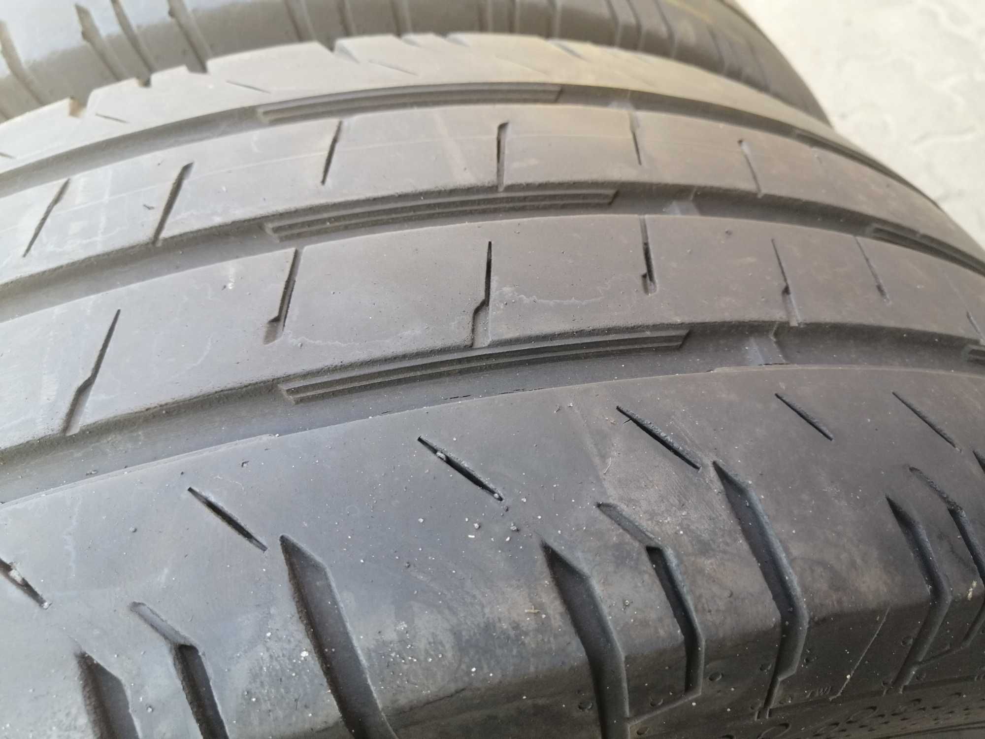 Opony 235/65 R 16 C Continental ContiVanContact 200