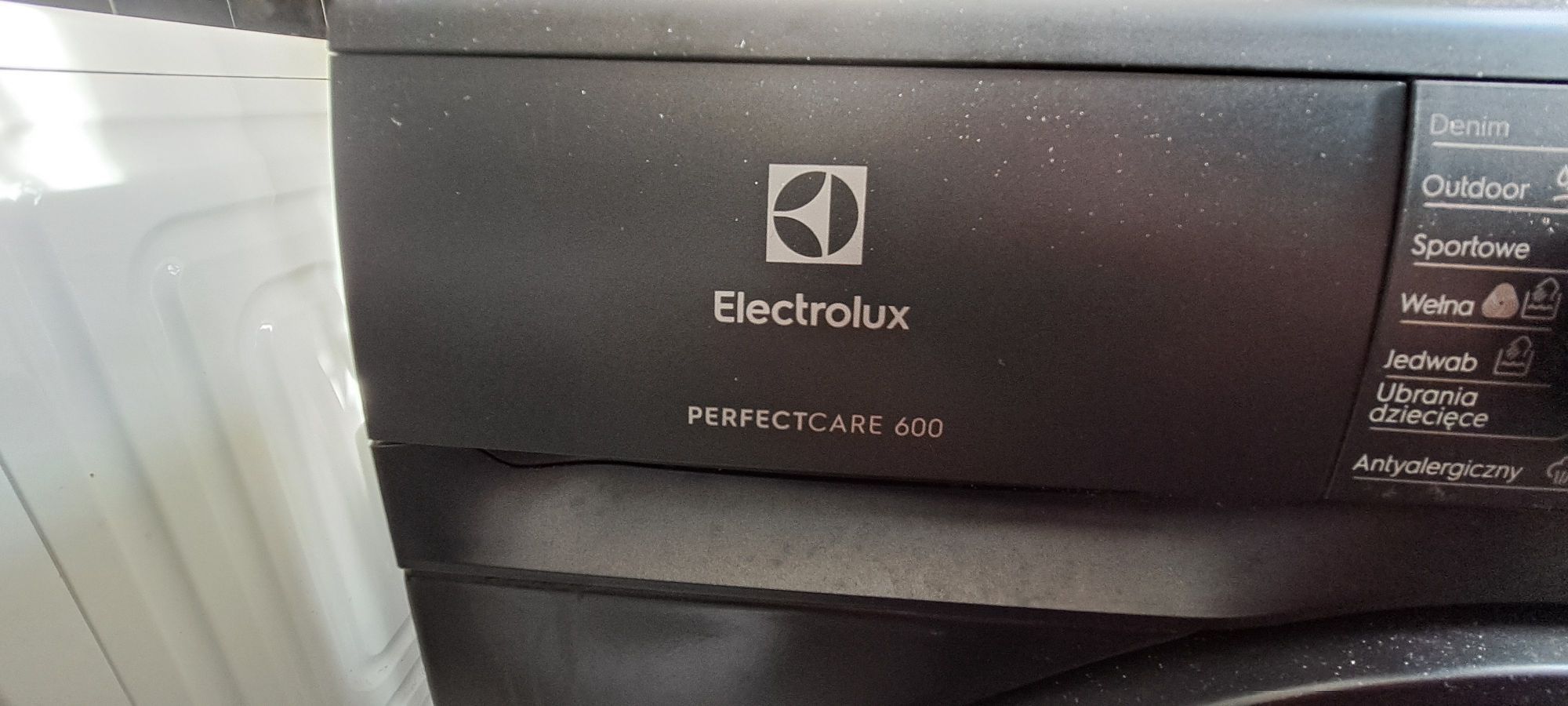 Electrolux PerfectCare 600. Prawie nowa