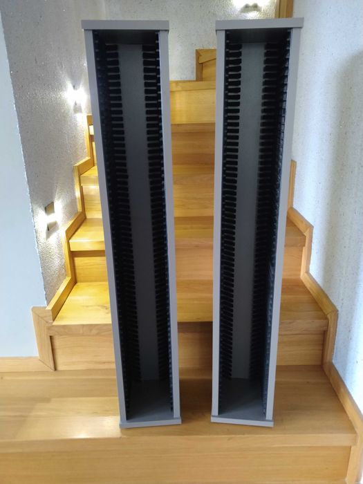 Regały na płyty szare