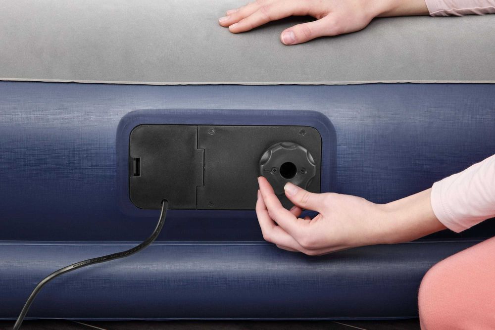 Materac samopompujący wysoki gościnny turystyczny 2-osobowy